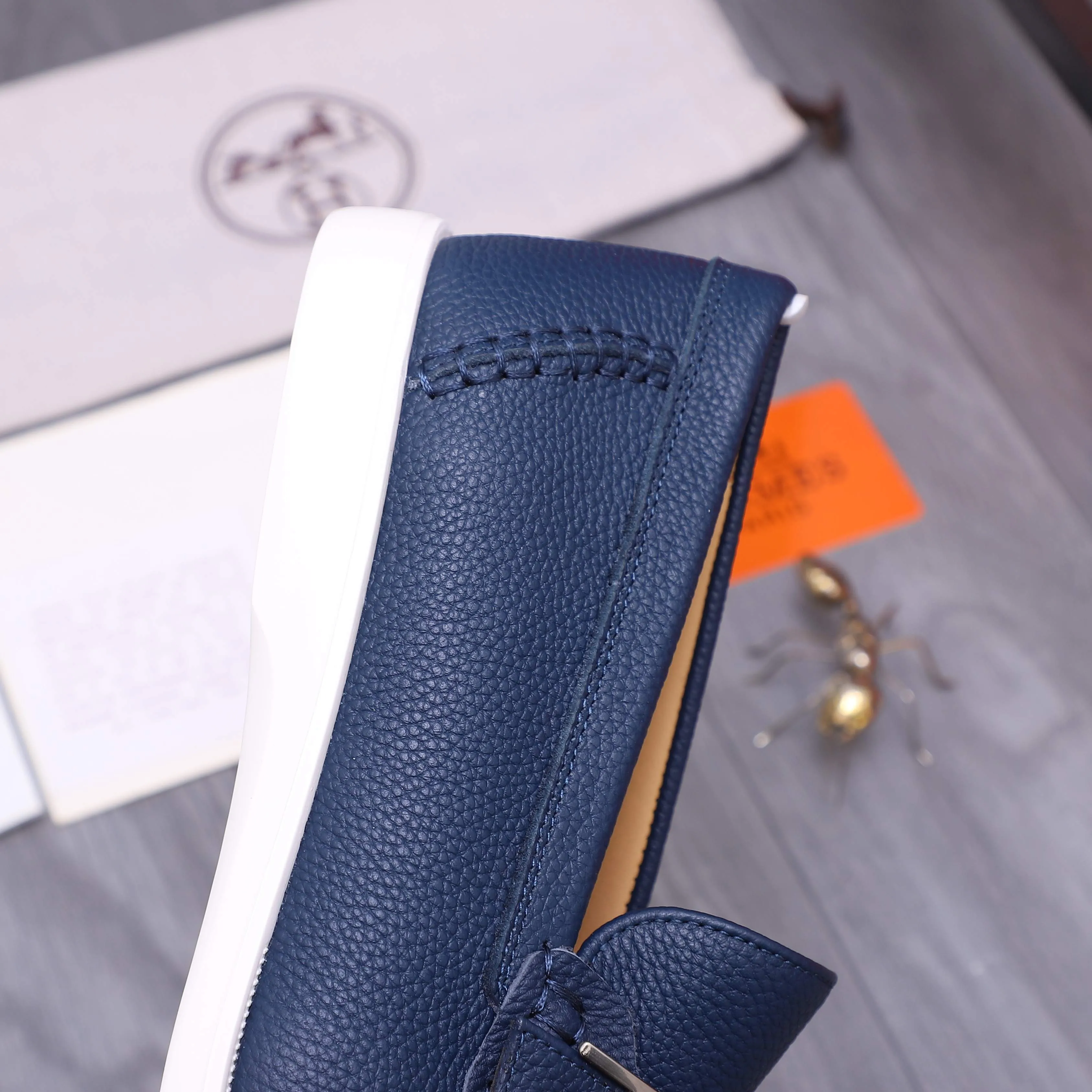 Men's shoes 💰p560 Product trademark: HERMES "Hermes" casual slip-on men's shoes. Regular size: 38-46 (45.46 is custom-made and non-returnable) Product materials: Selected pebbled cowhide upper, cowhide lining, original foam rubber ultra-light sole